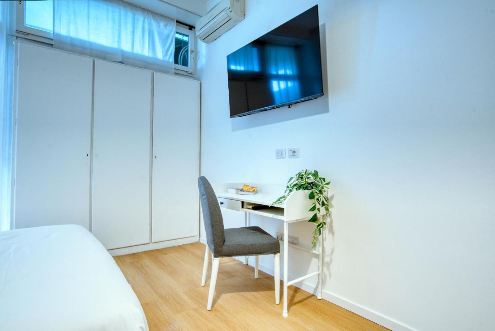 Italianflat - Elegant Suites With Balcony In Navigli Milão Exterior foto